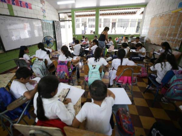 Un docente podrá trabajar 36 horas en la mañana en un centro público y sumar otras 36 en la tarde en otro.