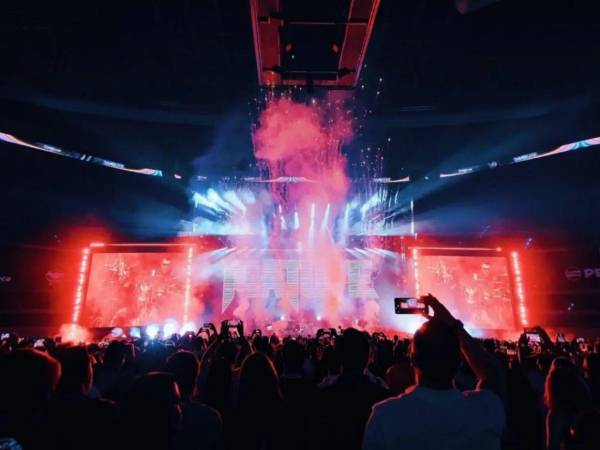 La música de los años ochenta y noventa volverá a sonar con fuerza en Tegucigalpa cuando la banda mexicana Matute llegue con su espectáculo “Disco Stereo Tour”, una propuesta que promete revivir los grandes clásicos que marcaron a toda una generación.