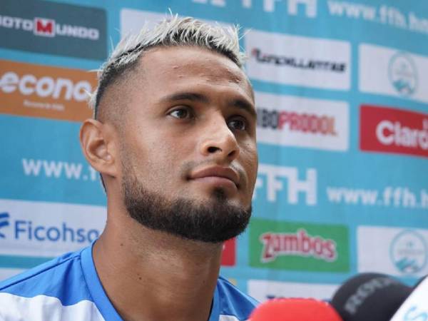 Alex López en conferencia de prensa previo al segundo entrenamiento de Honduras antes de enfrentar a Costa Rica.