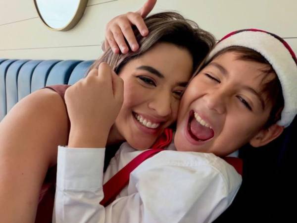 La presentadora Carolina Lanza siempre expone su amor infinito hacia su hijo Thiago Fuentes, con quien recientemente publicó unas fotografías que han llenado de ternura su perfil de Instagram.