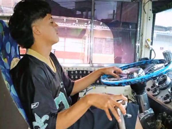 Las autoridades encontraron el cuerpo sin vida de un joven en el sector de La Calera, en la aldea Mateo, en el municipio del Distrito Central, quien había sido reportado como desaparecido, hecho que causó consternación entre familiares y vecinos que lo buscaban desde la tarde del 16 de mayo.