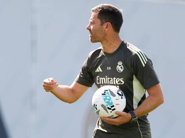 Xabi Alonso debuta como director técnico del Real Madrid.