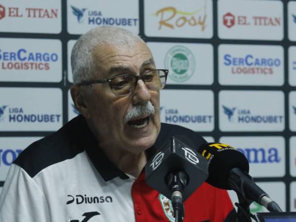 Manuel Keosseián atendió a los medios de comunicación.