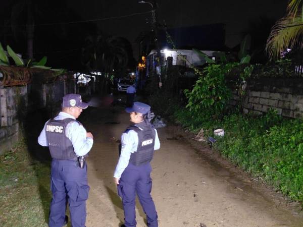 Elementos de la Policía Nacional acordonaron la escena.