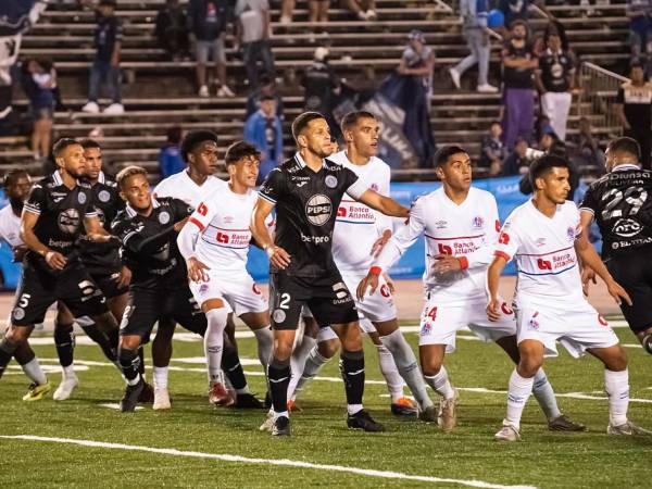Olimpia y Motagua firmaron un empate 2-2 en el amistoso en New Orleans.