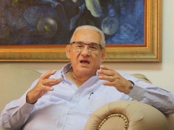 El analista político Olban Francisco Valladares considera que la situación política de Honduras es sumamente compleja, especialmente por el tema de los migrantes.