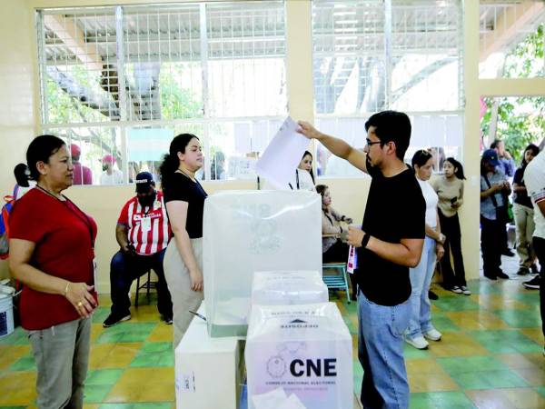 <b>Los hondureños acudieron a las urnas para elegir a los candidatos de sus partidos.</b>