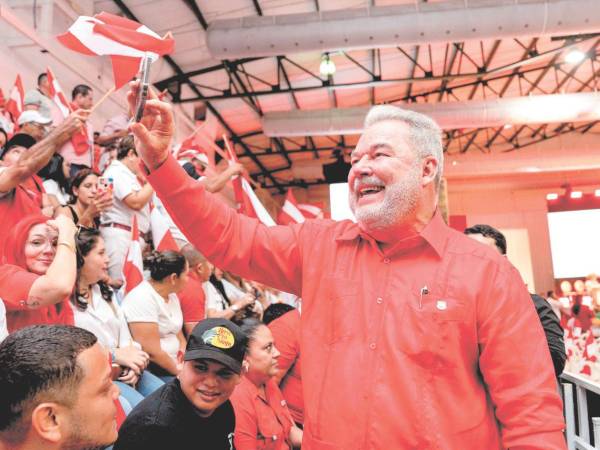 Roberto Contreras podría renunciar como presidente del CCEPL.