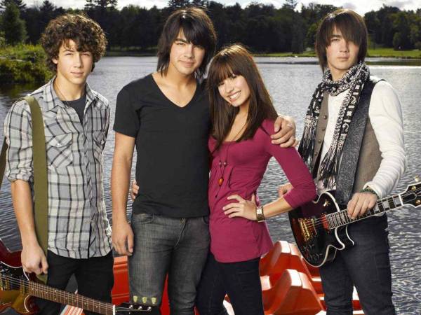 Disney+ anunció este miércoles el regreso de 'Camp Rock 3', una de sus películas originales más famosas de la franquicia con los hermanos Joe, Nick y Kevin Jonas retomando sus papeles.