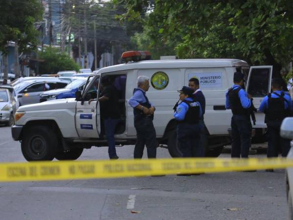 Escena de intervención policial tras un hecho violento en zona urbana, en un contexto donde los homicidios vuelven a repuntar en 2026 en Honduras.