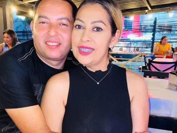 Una imagen muestra a José Leonel Sarmiento abrazando a quien era su esposa, Dolores Eloina Mejía, antes del crimen.