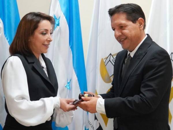 Miriam Barahona y Mario Flores Urrutia, magistrados del TJE, denunciaron amenazas.