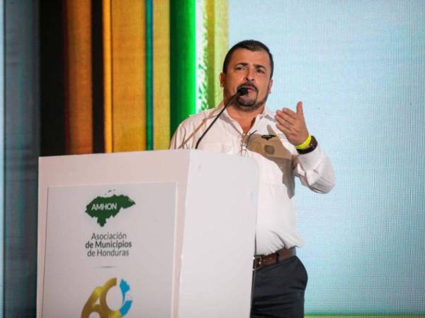 Nelson Castellanos, alcalde de Concepción, Santa Bárbara, y presidente de la Amhon, reconoce que aún no entrega los informes al TSC.