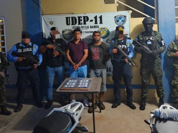 Tanto los arrestados como la droga incautada fueron puestos a disposición del Ministerio Público.