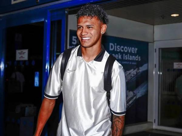 Kervin Arriaga aterrizó en Grecia para ultimar detalles en su fichaje por el AEK Atenas.