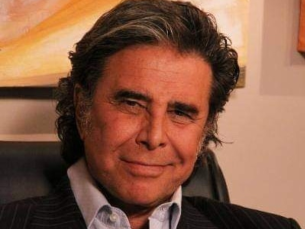 Jorge Martínez, el León de las telenovelas, vuelve a rugir con fuerza y a sonreírle a la vida. Un ícono que transformó su vida en gloria, pasión y resiliencia.