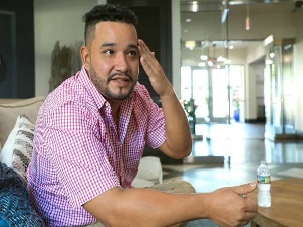 A sus 31 años, Sanabria nunca pensó regresar al encierro. En Venezuela pasó casi cuatro años en el Helicoide, una prisión conocida por violaciones a los derechos humanos, en represalia por su activismo político estudiantil. EFE/Carlos Ramírez