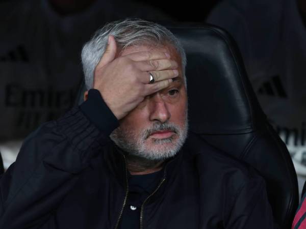 El futuro de José Mourinho en el Real Madrid atraviesa horas decisivas y el Clásico de este domingo frente al FC Barcelona podría convertirse en un punto de inflexión para el entrenador portugués.
