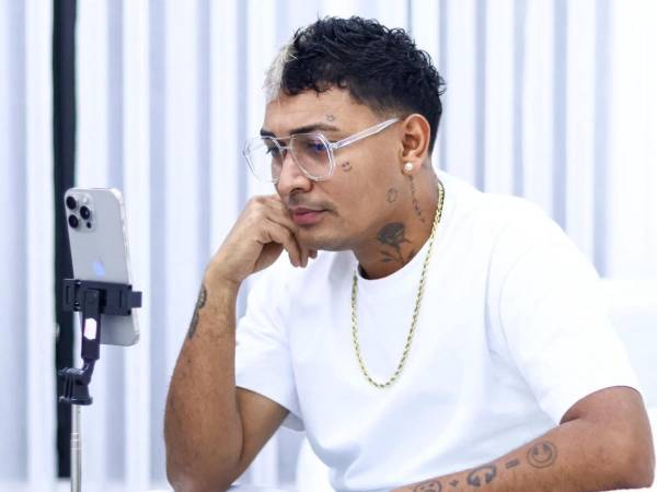 El creador de contenido, Supremo, reaccionó a los mensajes de la presentadora hondureña Milagro Flores, y también confirmó que su historia con ella llegó a su final.