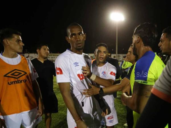 Jerry Bengtson y jugadores del Olimpia tuvieron un encontronazo con jugadores del Olancho FC tras el final del juego.