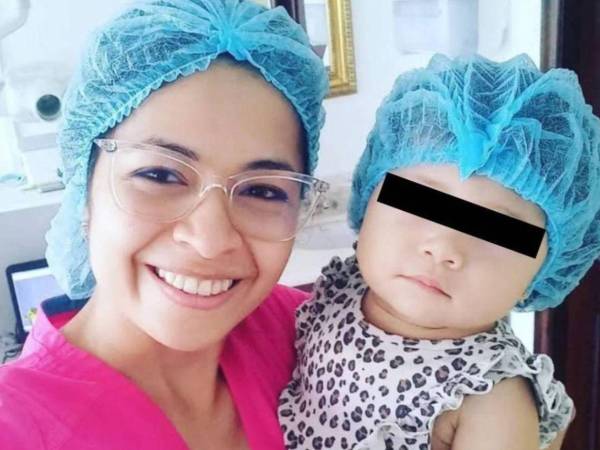 La Corte de Apelaciones Penal de San Pedro Sula confirmó, por unanimidad de votos, el sobreseimiento definitivo dictado a favor de la odontóloga Tesla Paola Alemán Cantillano, quien había sido imputada por el delito de parricidio en perjuicio de su hija Ana Paula Reyes Alemán.