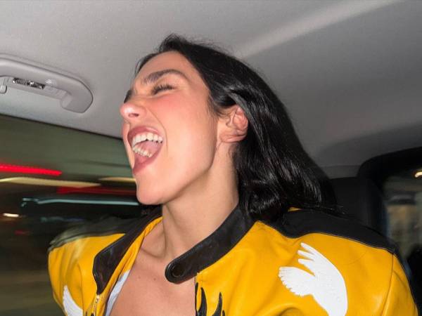 Dua Lipa emocionó a Argentina cantando en español el clásico “De Música Ligera” de Soda Stereo, como homenaje al rock latinoamericano, y por si no fuera poco, la británica también interpretó Tu misterioso alguien de la muy famosa agrupación Miranda.