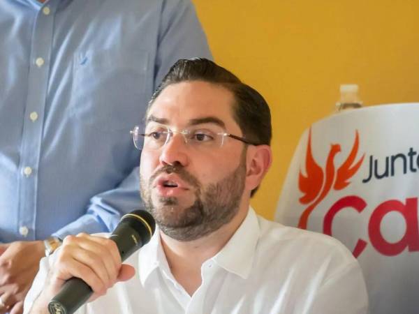 Con la designación de Cálix, el Partido Liberal busca completar los 65 votos que requiere la moción.