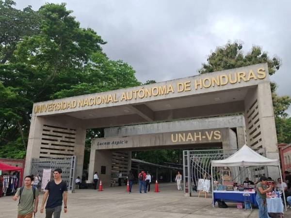La actividad ¿Qué llevas en tu mochila? No tienes que cargar solo, busca ofrecer a los universitarios un espacio para compartir sus preocupaciones diarias y peticiones de oración.