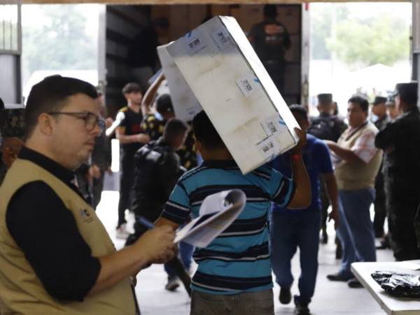 Las maletas electorales han llegado de manera gradual a todos los departamentos del país en el marco de las elecciones generales.