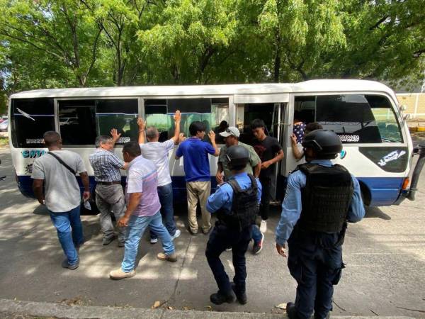 Con abordajes y controles digitales, Policía busca reducir delitos en el transporte.