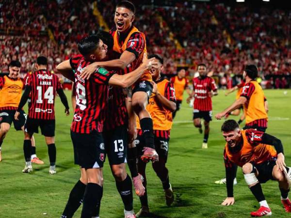 Alajuelense alcanzó su título 31 tras vencer al Saprissa en la final del fútbol de Costa Rica.