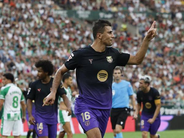 Rodri festejando su gol contra el Betis en la Liga Española.