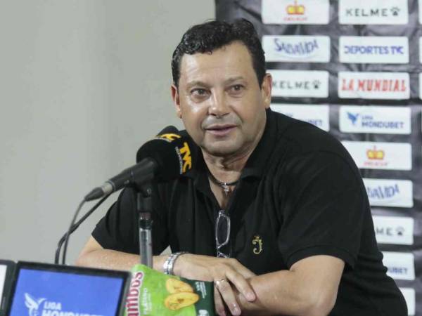 Jeaustin Campos en conferencia de prensa tras el triunfo ante Victoria.