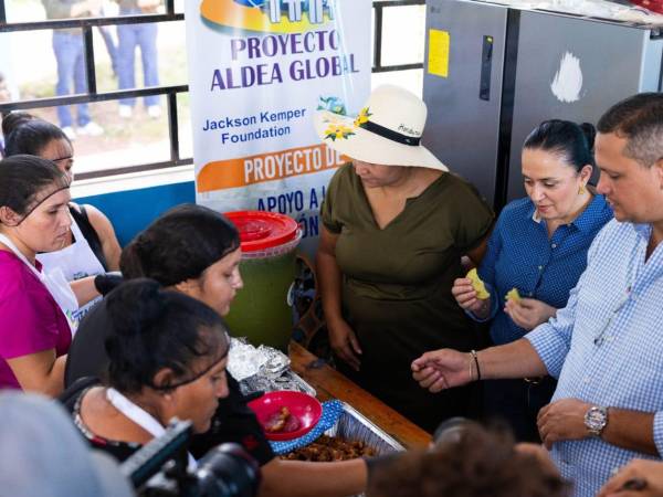 Los participantes conocieron cómo funciona la iniciativa que beneficia a cientos de escolares.