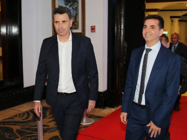 José Francisco Molina estuvo presente en los Premios DIEZ en Tegucigalpa.