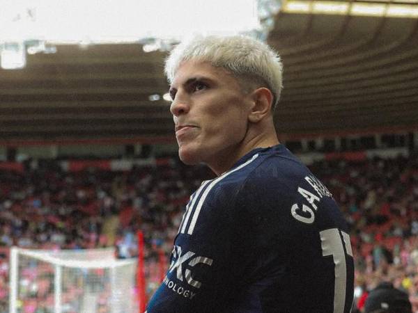 Alejandro Garnacho fue dado por el entrenador Amorim en Manchester United.