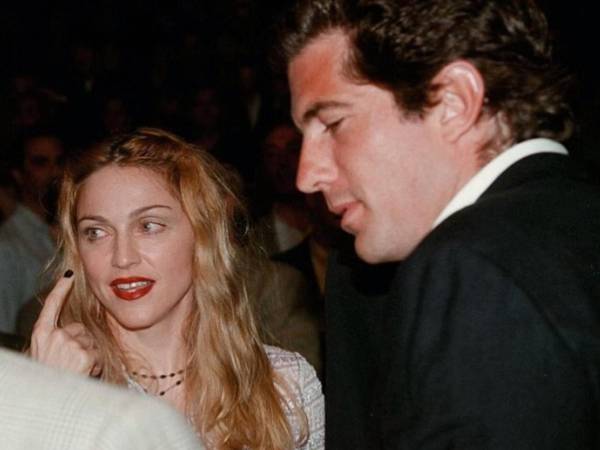Cuando le preguntaron recientemente quién había sido su mejor amante, Madonna dijo que solo estaba preparada para nombrar a los fallecidos. Pero de entre todos sus exnovios, eligió a John F. Kennedy Jr.