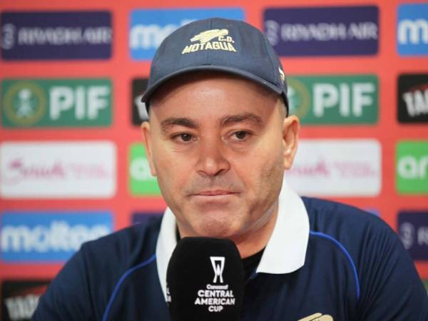 Javier López en conferencia de prensa tras el empate de Motagua ante Cartaginés.