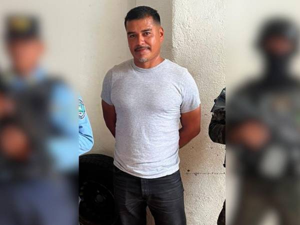 Durante la operación, los militares decomisaron a Ramón Ruiz una pistola calibre 9 milímetros, un cargador y 13 proyectiles sin percutir.