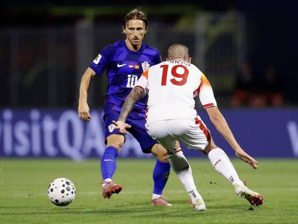 Luka Modric jugando para la Selección de Croacia.
