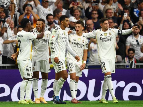 Kylian Mbappé celebrando su gol contra el Barcelona.