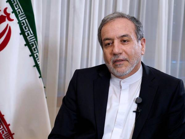 El ministro iraní de Exteriores, Abás Araqchí, exige el cese de las amenazas de Trump para retomar el diálogo.
