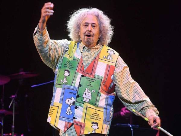 Vocalista, guitarrista y compositor estadounidense, Mark Volman, el genio que fundó la icónica banda The Turtles junto a su compañero Howard Kaylan en 1984. Fotografía de archivo.