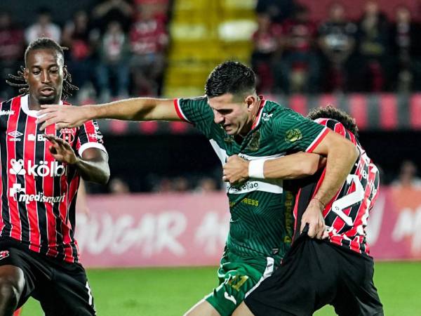 El argentino Messiniti pudo marcar el gol del descuento, aunque desperdició una clara oportunidad en el inicio del juego.