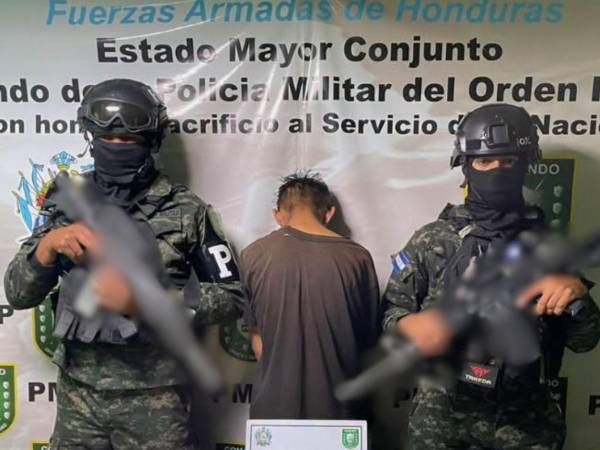 Adolescente de 16 años es aprehendido con presuntas sustancias ilícitas en Tegucigalpa.