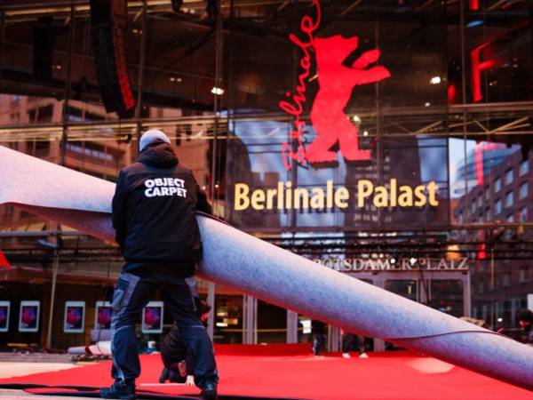 Trabajos de última hora en el recinto que acoge la Berlinale.