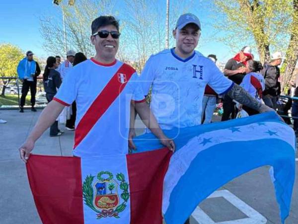 Siguen llegando aficionados peruanos y catrachos al recinto en España.
