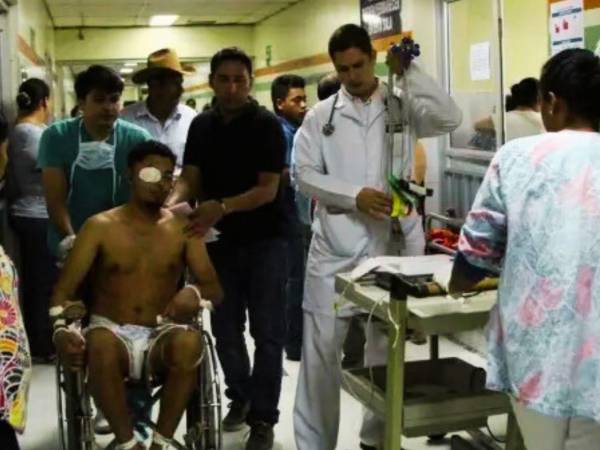 Una promesa que se convierte en el nuevo eslogan del gobierno de Nasry Asfura cuelga del edificio del Congreso Nacional, donde se lleva a cabo la toma de posesión.