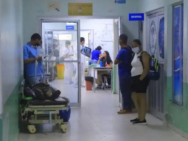 Fotografía de uno de los pasillos del Hospital Mario Catarino Rivas situado en San Pedro Sula.