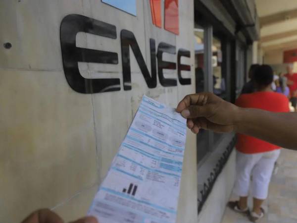 El beneficio impulsado por el gobierno anterior alcanza a unas 900,000 familias.